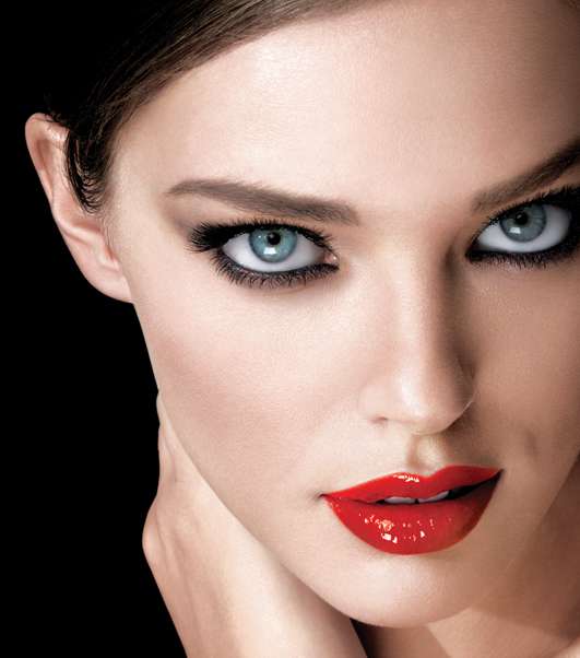 ماكياج الشفاه مع العيون المحددة من Maybelline لخريف وشتاء 2013
