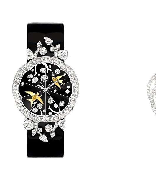 لإطلالة مميّزة إختاري ساعة Camélia من CHANEL