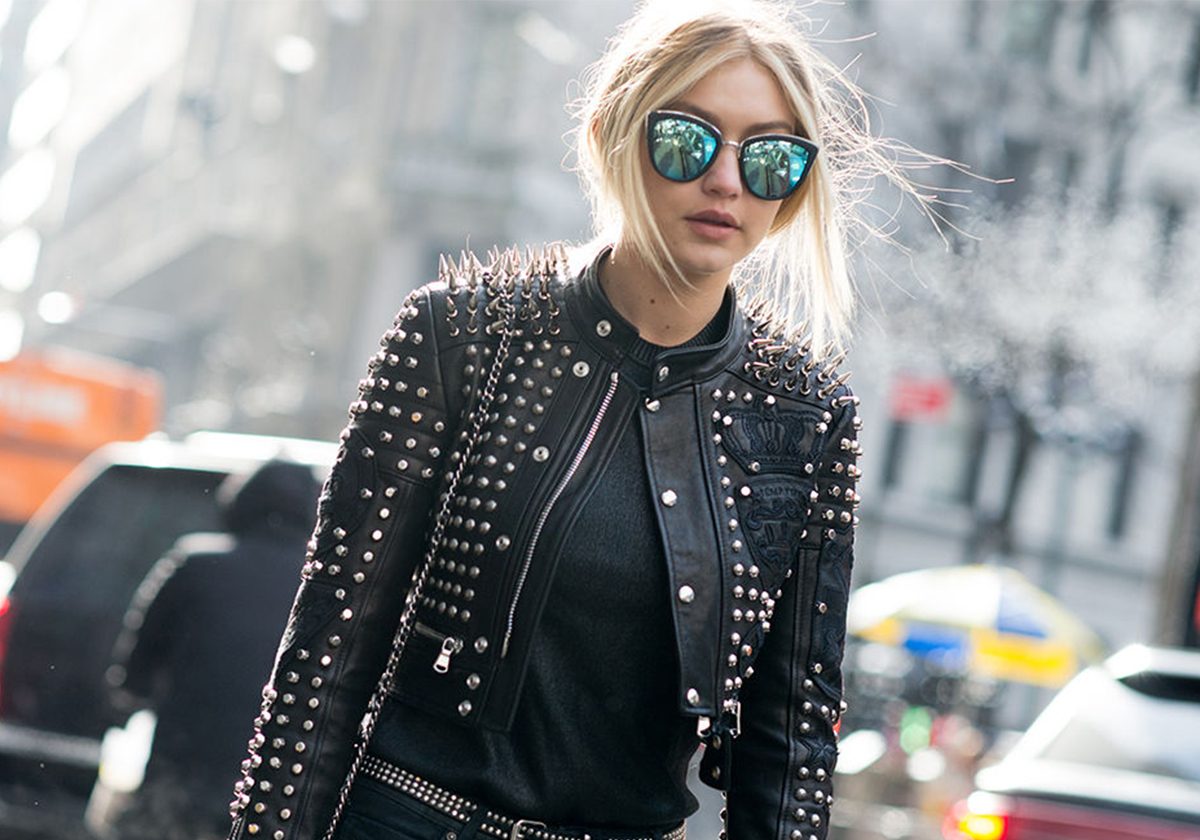 جيجي حديد تمتلك العدد الاكبر للنظارات الشمسية