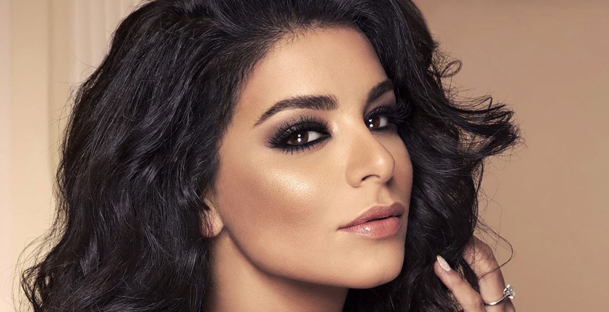 مكياج مخفي للحاجبين يشد العينين ويوسع فتحتيهما
