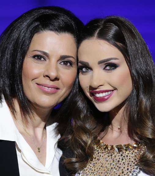 داليدا خليل مع والدتها