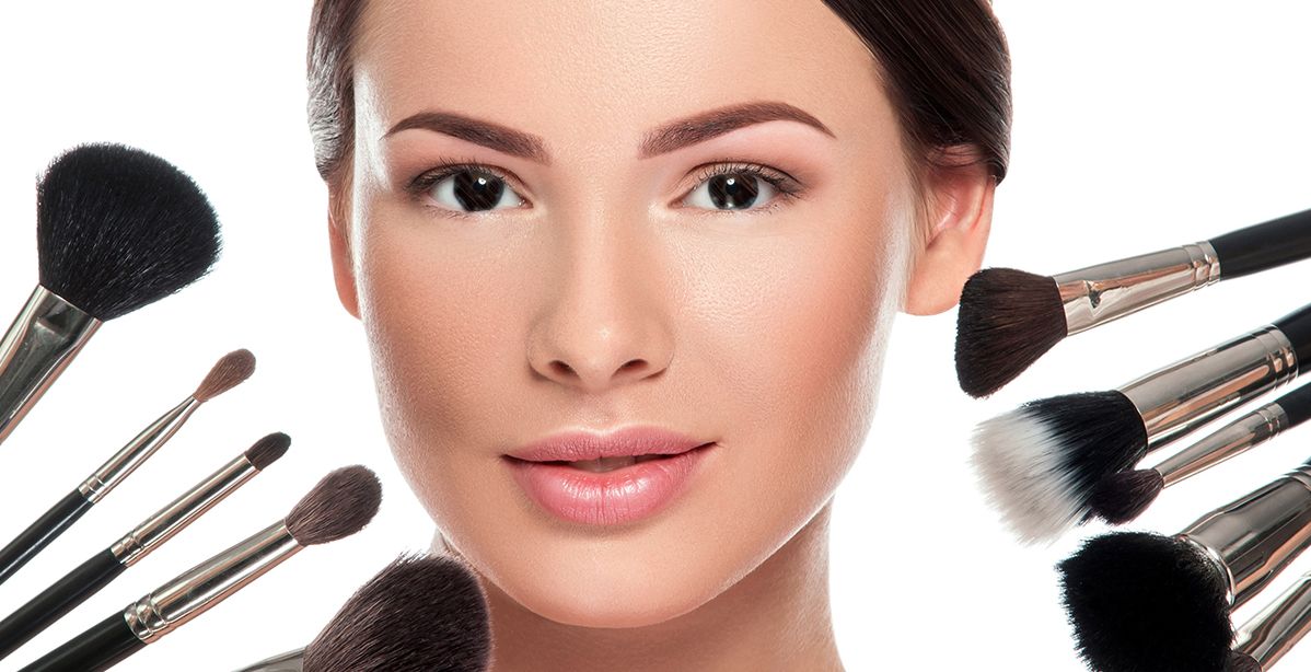 أسهل وأفضل طريقة لتنظيف وتعقيم أدوات الماكياج بعد عطلة العيد