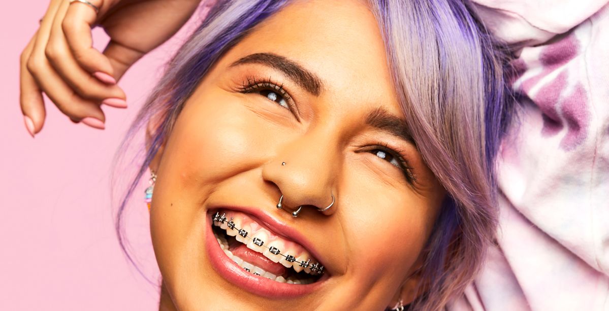 تألقي في موسم العودة الى المدرسة بإطلالة حواجب جذابة مع Benefit Cosmetics