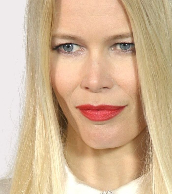 البلاش والماسكارا أهم مستحضرات ماكياجها