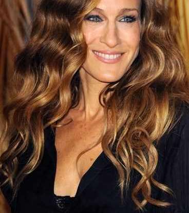 يظهر جمال موضة الـ Ombre مع التسريحة المموجة أكثر من غيرها