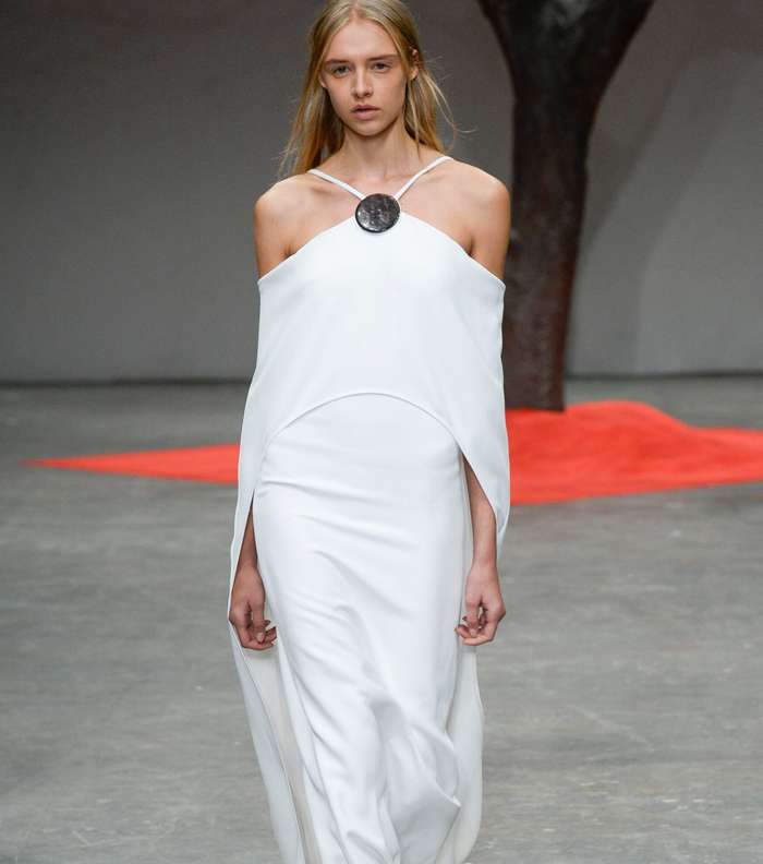 موضة قبة عنق الهالتر بالرباط الرفيع من Osman لصيف 2016