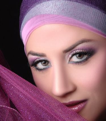 إعتمدي مكياج المحجبات البنفسجي هذا