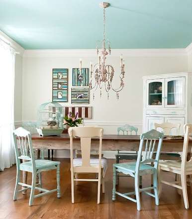 بالصور اكتشفي قواعد اعتماد الأسقف الملونة في الديكور