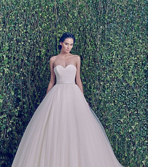  صور موديلات فساتين العروس