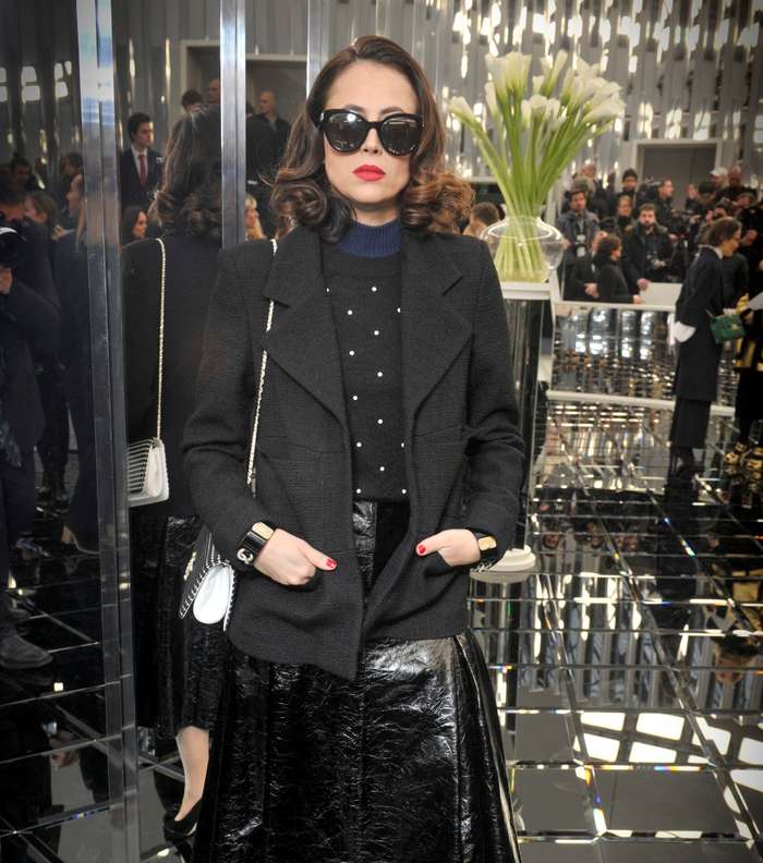 Anne BEREST في عرض CHANEL للازياء الراقية لصيف 2017