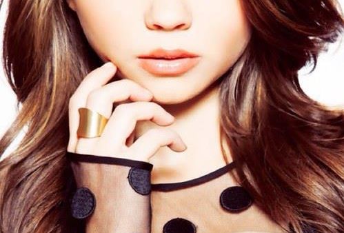 كل ما تريدين معرفته من اخبار ومعلومات وصور ووثائق عن سارة هايلاند Sarah Hyland 