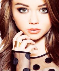 كل ما تريدين معرفته من اخبار ومعلومات وصور ووثائق عن سارة هايلاند Sarah Hyland 