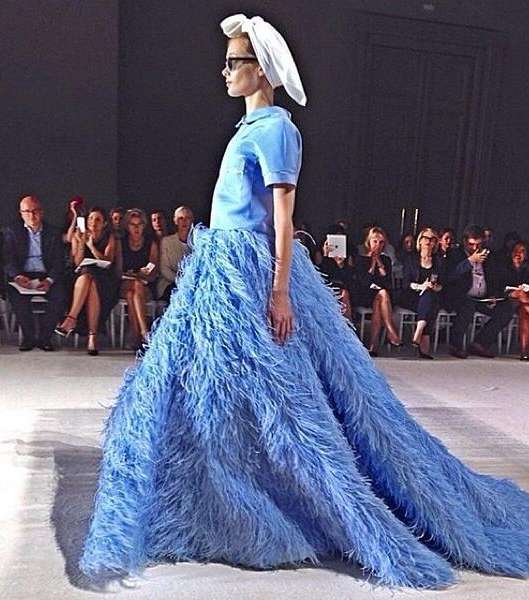 المصمم جيامباتيستا فالي من ابرز اسماء المصممين بحثا على الانترنت