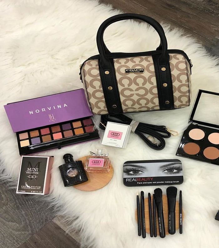 صور اجمل شنط مكياج صغيره