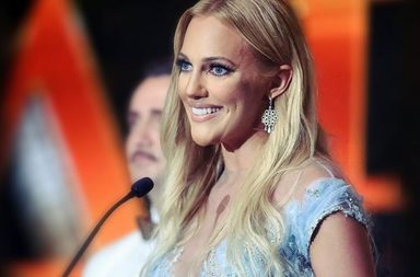 مريم أوزرلي تظهر بقصّة شعر الكاريه للمرّة الأولى وتصدم متابعيها!