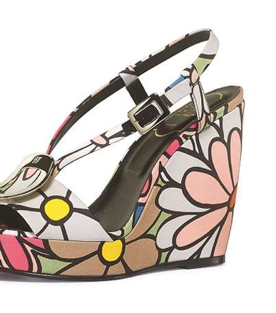 تالقي بحقائب واحذية Roger Vivier لصيف 2016