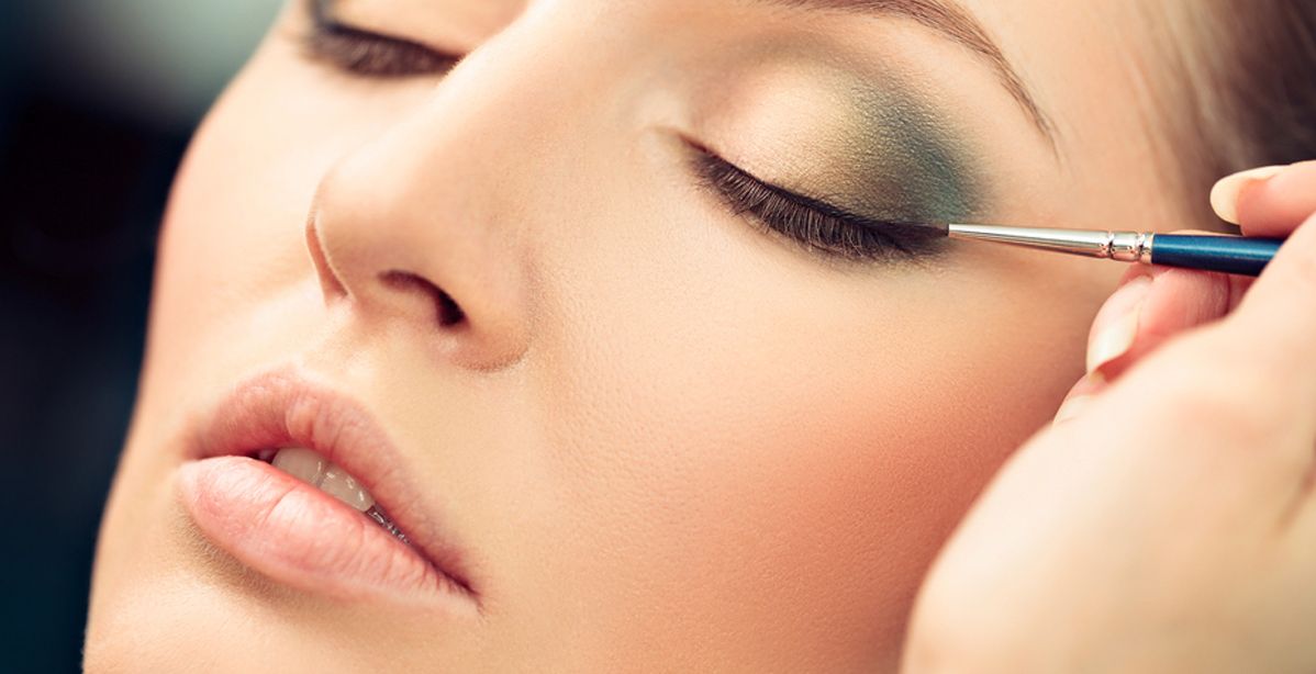 حيلة مكياج ايلاينر يناسب جميع رسمات العيون