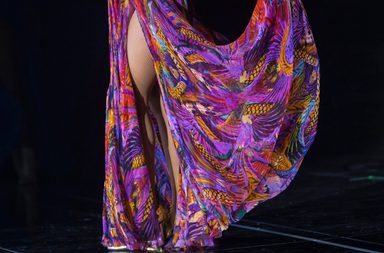 بيونسي في فستان روبرتو كافاللي