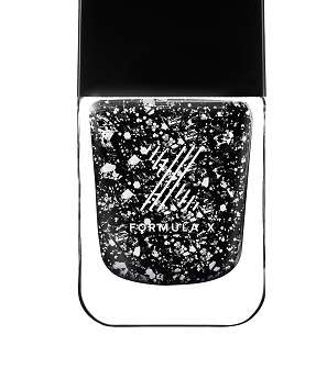 الأسود في مجموعة The Xplosives  من X Nails