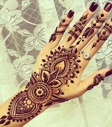 صور اجمل نقش حنا اسود للعروس