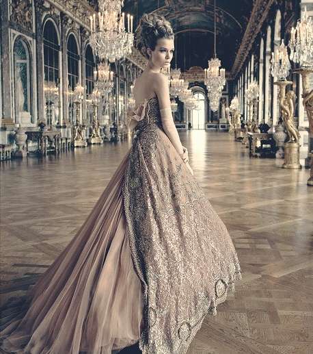 صور مميزة لملابس من توقيع ديور من كتاب Dior New Couture