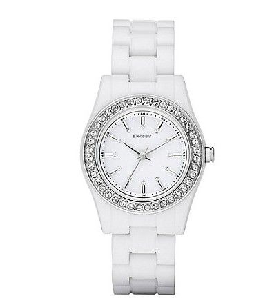 ساعة بيضاء اللون من DKNY 