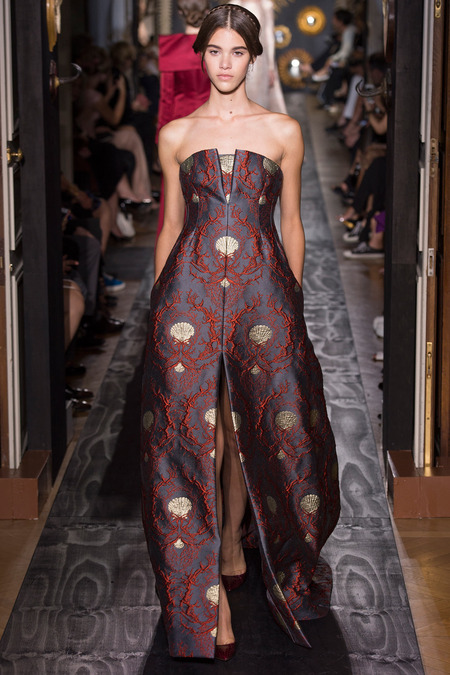 فستان سهرة لشتاء 2014 من Valentino