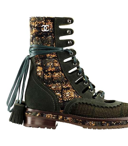 من مجموعة METIERS D'ART PARIS EDIMBOURG، اختاري هذا الحذاء المميز من Chanel