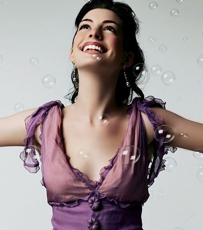 آن هاثاواي تحتفل في عيد ميلادها في شهر نوفمبر