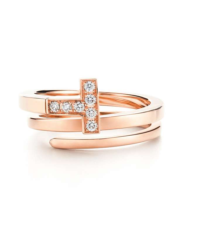 خاتم تيفاني T Wrap باللون الوردي مع الماس كهدية بمناسبة عيد الاضحى