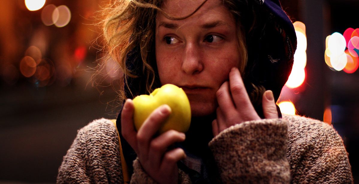 طريقة تفسير اكل التفاح في المنام