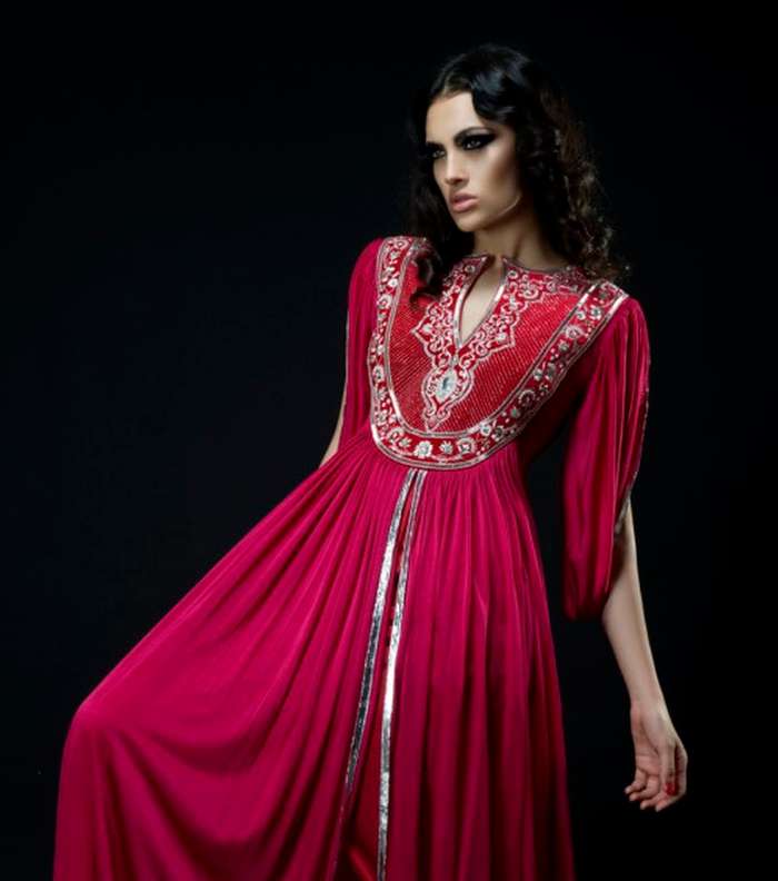 صور اجمل عبايات ملونه