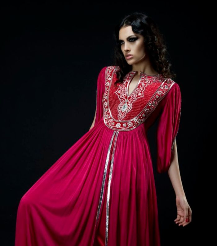 صور اجمل عبايات ملونه