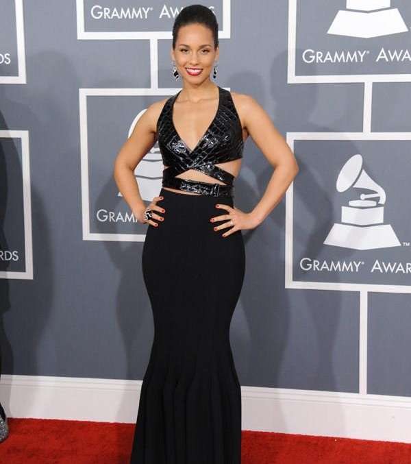 قصّة غير موفّقة لأليشيا كيز من Azzedine Alaia 
