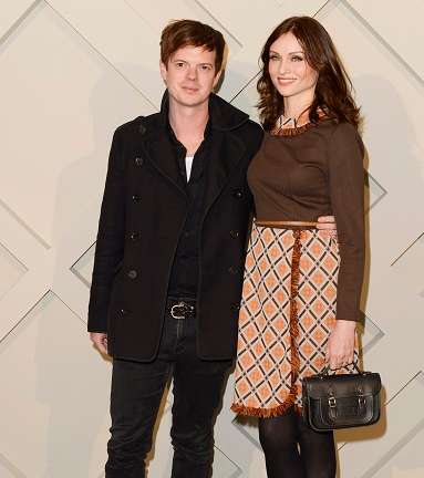 إطلالة مميّزة لـ Sophie Ellis Bextor في حفل Burberry 