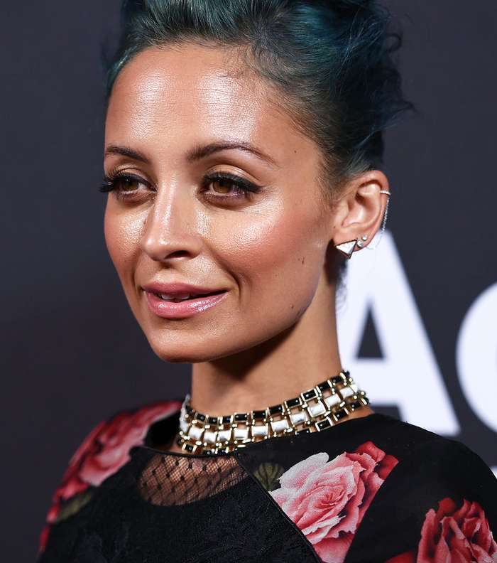 الأزرق الداكن...إختيارٌ موفّق آخر مع ريتشي 