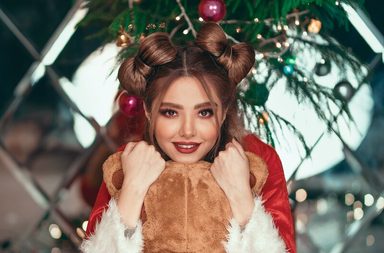 صور اجمل تسريحات شعر طويل مرفوعه 2021