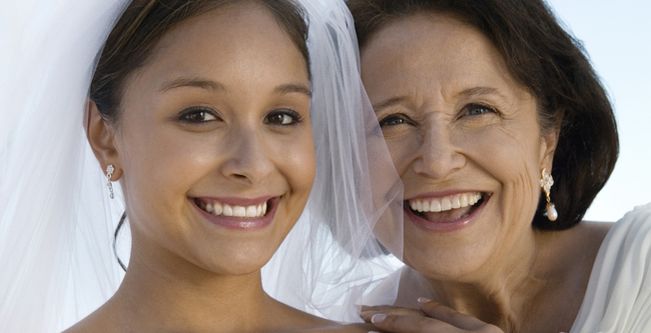 مهام وواجبات والدة العروس خلال تحضيرات الزفاف 