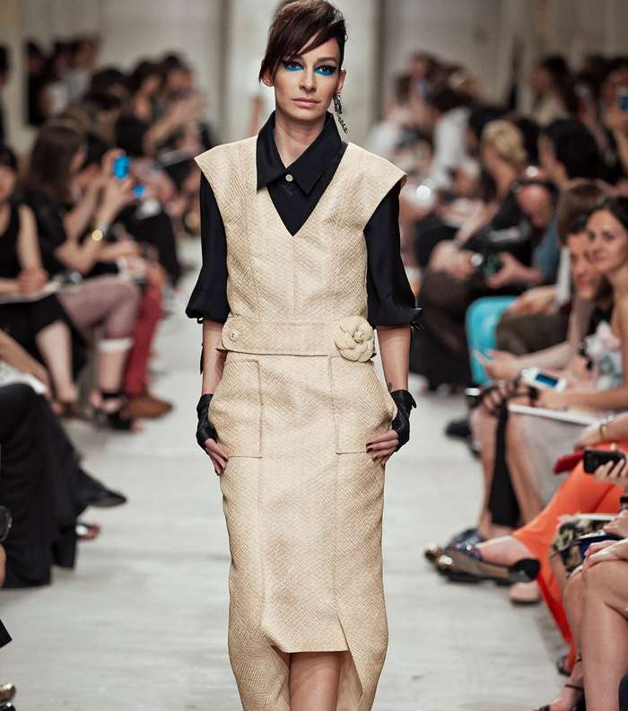 أجمل تصاميم كارل لاغرفلد من مجموعة Chanel Cruise 2013