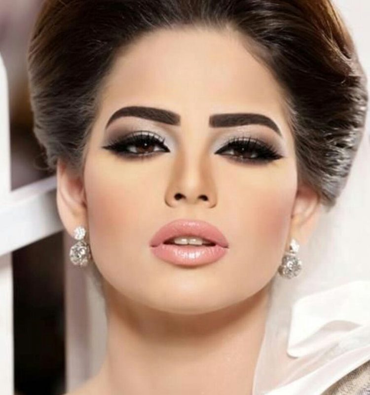 عمل مكياج خليجي ثقيل للسهرات وللعرايس