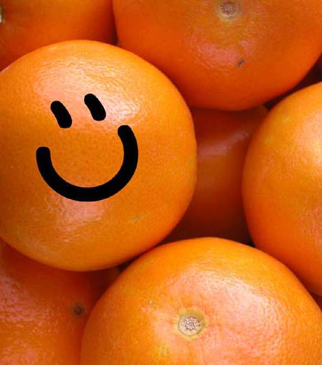 البرتقال، الفاكهة الأكثر شهرة في هذا المجال تحتوي الـ100 غرامات منها على 59 mg من الفيتامين سي أي بنسبة أقلّ من الكيوي!
