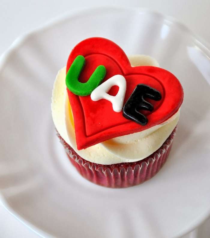 الكب كيك مع الأحرف