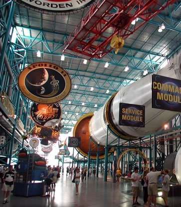 ستتسللين الى الفضاء من مركز كينيدي الفضائي الذي يحتلّ المرتبة الثانية من اهتمام السياح