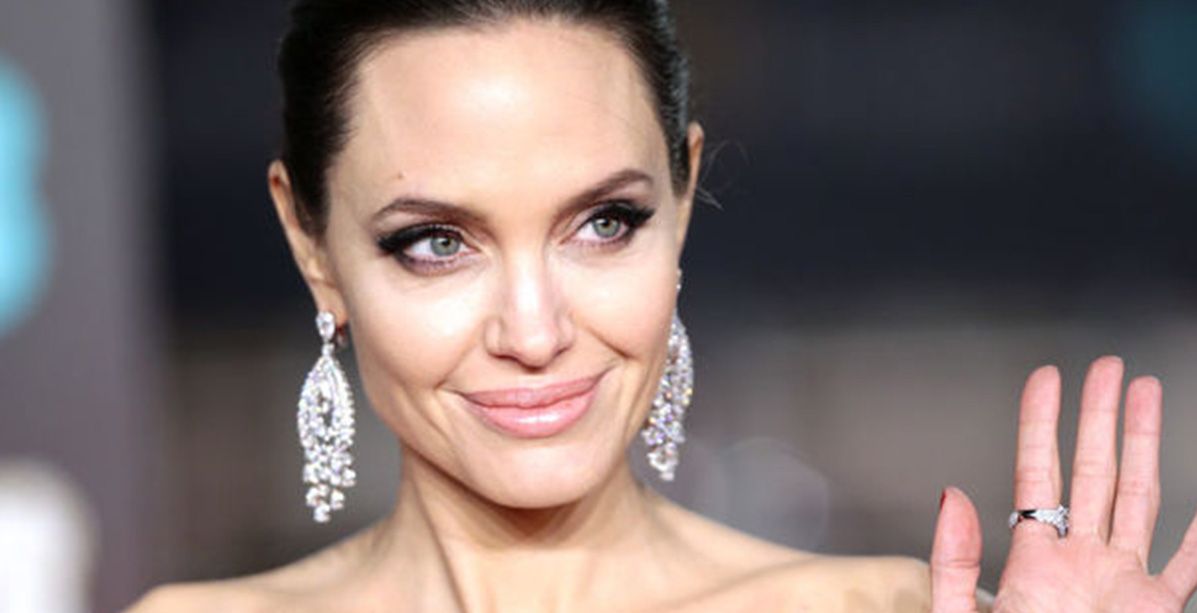 أنجلينا جولي.. مثال للنساء يحتذى به!