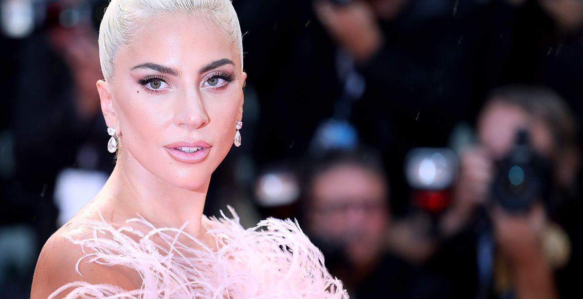 لايدي غاغا الوجه الإعلامي للعطر الجديد من Valentino