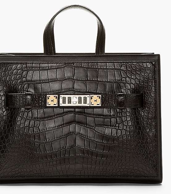 إطلالة أنيقة، إختاري حقيبة Proenza Schouler Alligator