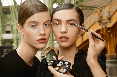 صور حصريّة لياسمينة من عرض CHANEL الباريسي