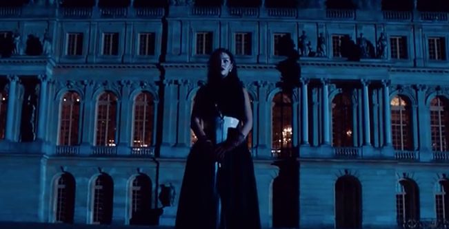 ريهانا تصور اعلان ديور Secret Garden 4