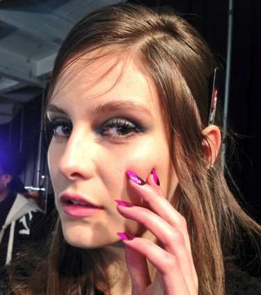 الأخضر والفوشيا مع  House of Holland