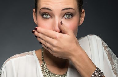 بهذه الحيلة تتخلصين من رائحة الفم في رمضان